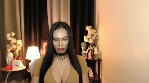 Snapshot of mikeyalawi03 chatting on February 2, 11:19 am Mistress MikeyAlawi online show from February 2, 11:19 am