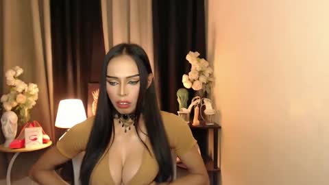 Snapshot of mikeyalawi03 chatting on February 4, 12:33 pm Mistress MikeyAlawi online show from February 4, 12:33 pm