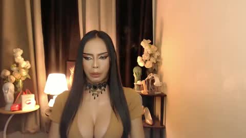 Snapshot of mikeyalawi03 chatting on February 18, 11:33 am Mistress MikeyAlawi online show from February 18, 11:33 am