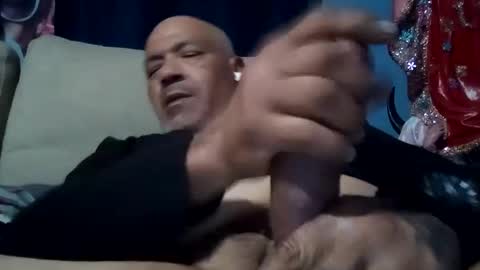 mikeyballer52 online show from December 6, 2:35 am
