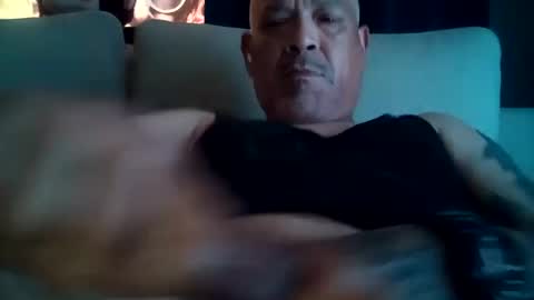 mikeyballer52 online show from December 8, 4:28 pm