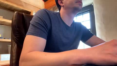 Snapshot of mikeydubs10 chatting on April 14, 1:39 pm mikeydubs10 online show from April 14, 1:39 pm