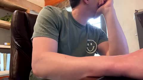 Snapshot of mikeydubs10 chatting on April 24, 12:51 pm mikeydubs10 online show from April 24, 12:51 pm