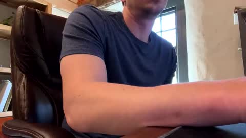 Snapshot of mikeydubs10 chatting on May 1, 2:21 pm mikeydubs10 online show from May 1, 2:21 pm