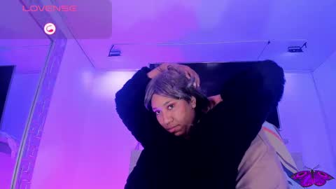 Mikeyla  online show from September 13, 4:51 pm