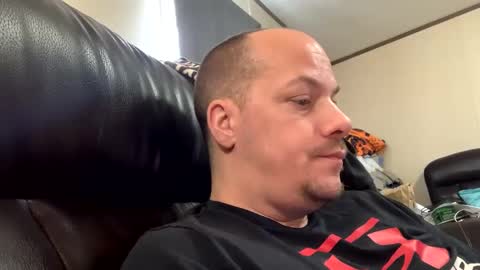 Snapshot of mikeylikesit2222 chatting on February 1, 6:29 pm mikeylikesit2222 online show from February 1, 6:29 pm