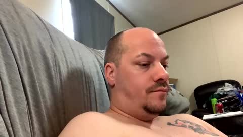 Snapshot of mikeylikesit2222 chatting on February 8, 7:38 pm mikeylikesit2222 online show from February 8, 7:38 pm