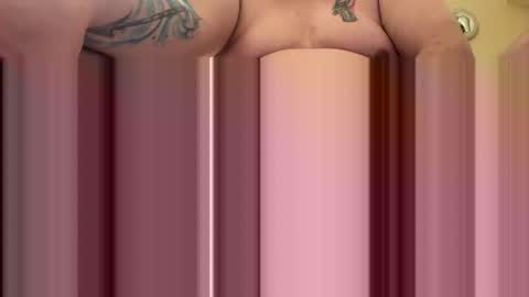 Snapshot of mikeylikesit2222 chatting on March 11, 10:51 am mikeylikesit2222 online show from March 11, 10:51 am