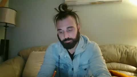 Snapshot of mikeylikey91 chatting on December 19, 7:40 am mikey online show from December 19, 7:40 am