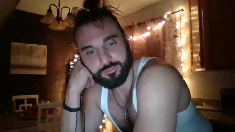 Snapshot of mikeylikey91 chatting on December 31, 5:11 am mikey online show from December 31, 5:11 am