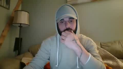 Snapshot of mikeylikey91 chatting on February 5, 12:53 am mikey online show from February 5, 12:53 am