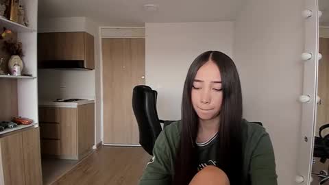 VIOLETAMIKE online show from September 25, 6:55 pm