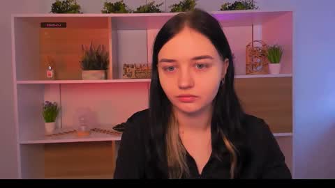 miki_ti online show from October 25, 8:33 am