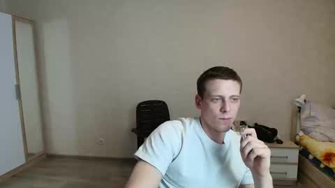 Snapshot of mikimaus0101 chatting on June 4, 1:28 pm Michael online show from June 4, 1:28 pm