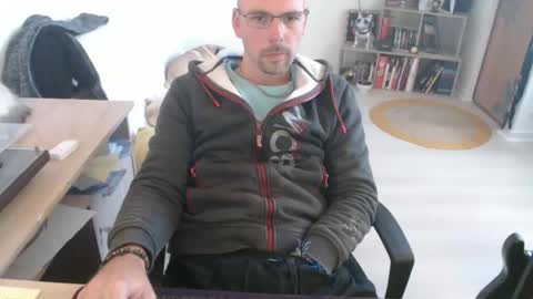 mikmik91 online show from October 1, 9:48 am