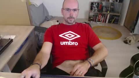 mikmik91 online show from October 30, 4:30 pm