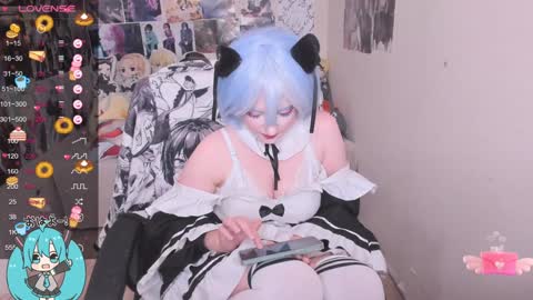 Snapshot of miku_bunny chatting on December 1, 11:36 pm Miku online show from December 1, 11:36 pm