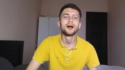 Snapshot of mikw63 chatting on March 30, 4:24 am Sin online show from March 30, 4:24 am