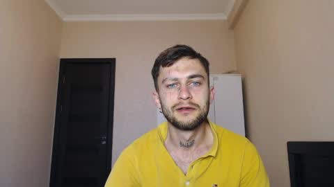 Snapshot of mikw63 chatting on April 4, 5:16 am Sin online show from April 4, 5:16 am