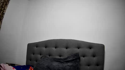 Snapshot of mikyloveu chatting on December 12, 4:43 pm Mikyloveu online show from December 12, 4:43 pm