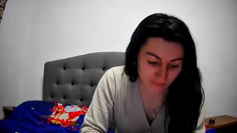 Snapshot of mikyloveu chatting on December 18, 5:21 pm Mikyloveu online show from December 18, 5:21 pm