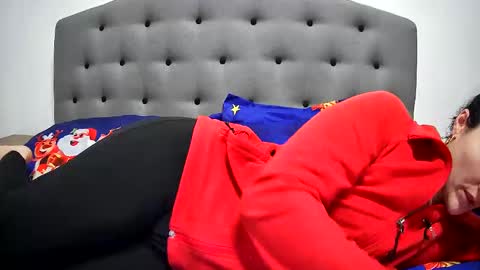 Snapshot of mikyloveu chatting on December 29, 6:38 pm Mikyloveu online show from December 29, 6:38 pm