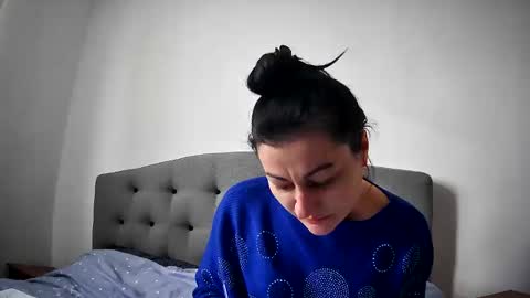 Snapshot of mikyloveu chatting on February 6, 12:48 pm Mikyloveu online show from February 6, 12:48 pm