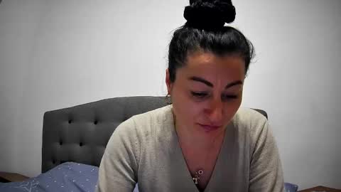 Snapshot of mikyloveu chatting on February 9, 4:50 pm Mikyloveu online show from February 9, 4:50 pm