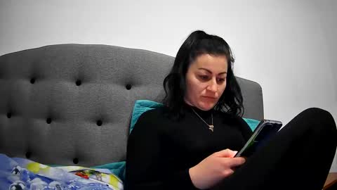 Snapshot of mikyloveu chatting on February 28, 4:31 pm Mikyloveu online show from February 28, 4:31 pm