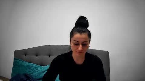 Snapshot of mikyloveu chatting on October 15, 2:06 pm Mikyloveu online show from October 15, 2:06 pm