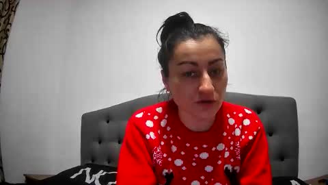 Snapshot of mikyloveu chatting on December 21, 5:09 pm Mikyloveu online show from December 21, 5:09 pm