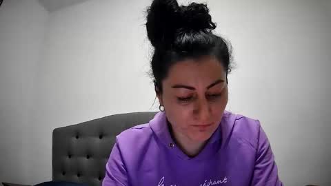 Snapshot of mikyloveu chatting on February 27, 4:29 pm Mikyloveu online show from February 27, 4:29 pm