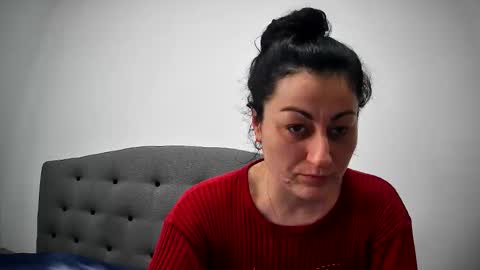 Snapshot of mikyloveu chatting on March 31, 3:23 pm Mikyloveu online show from March 31, 3:23 pm