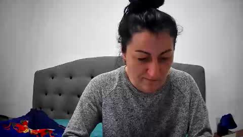 Snapshot of mikyloveu chatting on April 2, 2:15 pm Mikyloveu online show from April 2, 2:15 pm