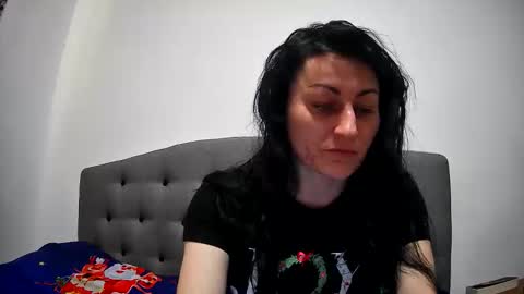 Snapshot of mikyloveu chatting on April 7, 3:23 pm Mikyloveu online show from April 7, 3:23 pm