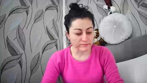 Snapshot of mikyloveu chatting on April 15, 2:57 pm Mikyloveu online show from April 15, 2:57 pm