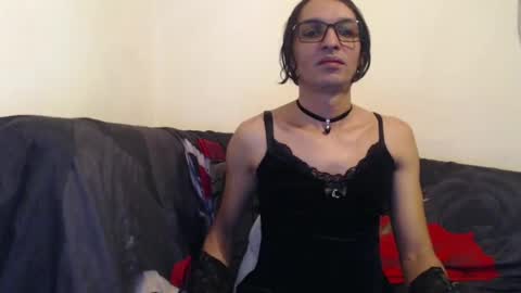 Snapshot of mikyzazo chatting on January 1, 3:57 pm Miky Zazo online show from January 1, 3:57 pm
