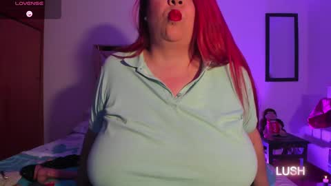 Snapshot of mila1_fox chatting on September 21, 2:02 am Mila1 Fox online show from September 21, 2:02 am