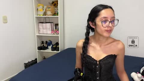 Mila and albert online show from April 25, 11:35 pm