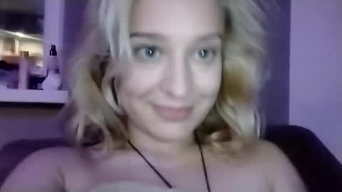 Mila 420 online show from October 10, 5:45 pm