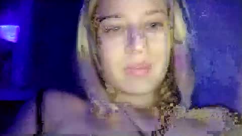 Mila 420 online show from October 15, 6:30 pm