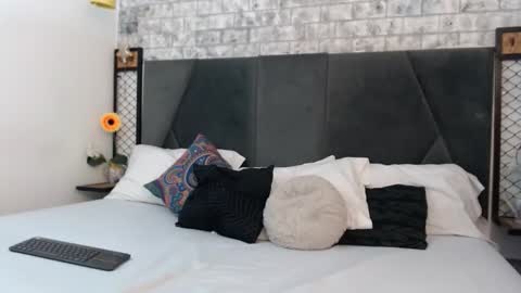 Snapshot of mila_adamss chatting on October 18, 9:43 am mila_adamss online show from October 18, 9:43 am