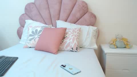 mila_adamss online show from June 5, 10:54 am