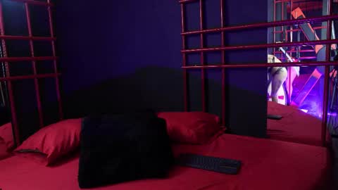 Snapshot of mila_and_nia chatting on February 16, 4:41 am Mila and Nia online show from February 16, 4:41 am