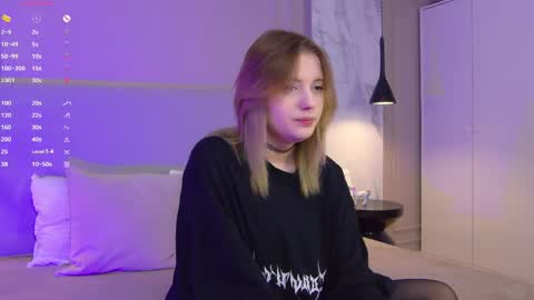 mila_blum online show from May 4, 4:47 pm
