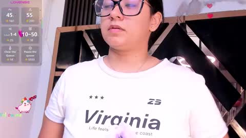 Snapshot of mila_clum chatting on March 29, 6:52 pm Camila online show from March 29, 6:52 pm