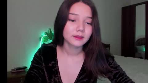 mila_dance_ online show from February 8, 12:30 pm