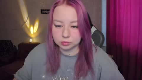 Snapshot of mila_foxxxy chatting on November 28, 9:45 am Mila shy sensual person online show from November 28, 9:45 am