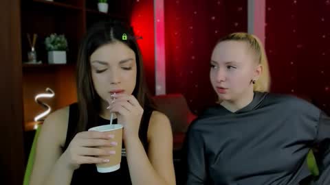 mila_glow online show from February 4, 6:19 am