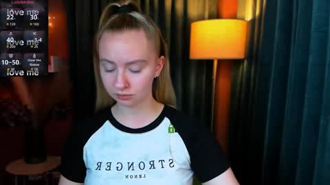 mila_glow online show from May 10, 6:46 pm